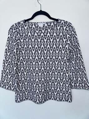 Charter Club Petite Black and White Damask Print 3/4 Sleeve Jacquard Top